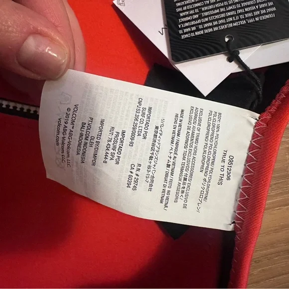 Volcom women’s Red/Orange One Piece wetsuit bathing suit - Picture 4 of 5